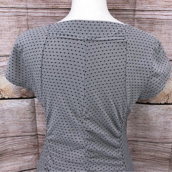Anthropologie Postmark Gray Polka Dot Ruche Short Sleeve Top Size M - Picture 10 of 11